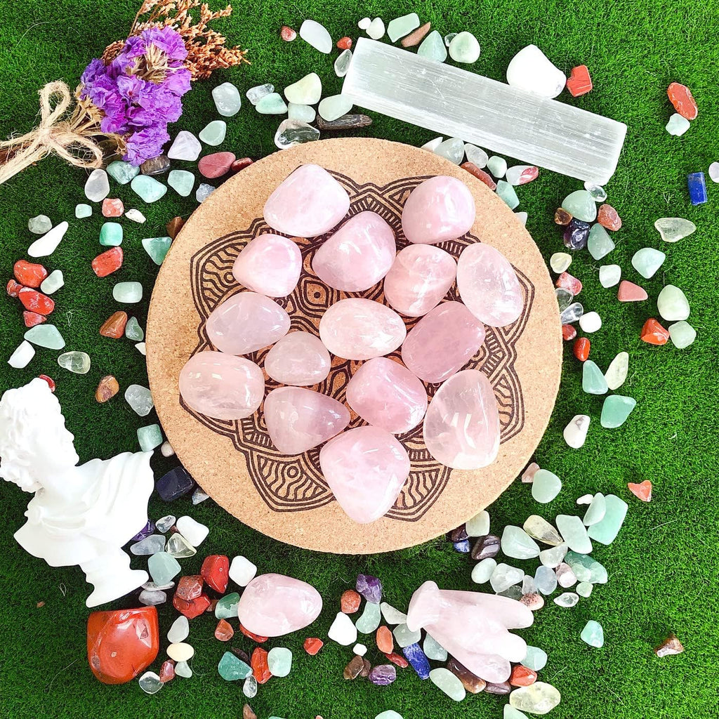 Rose Quartz Tumbled Polished Natural Healing Crystals Stones Bulk Rocks Stones Crystal for Energy Reiki Tumbling Cabbing Balancing Decoration Gemstones Crystal Healing Meditation Therapy Gift 100g
