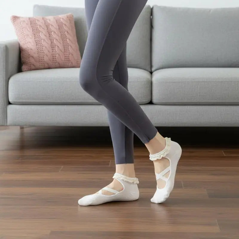 1Pairs Cute Lacework Pilates Socks Princess Women Yoga Socks Professional Backless Breathable Anti-Slip Ballet Sport Socks