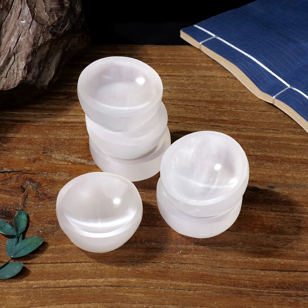 1pc Natural Stone Sculpture White Selenite Bowl Shape Crafts Witchcraft Crystal Carving Energy Gem Summer home kitchen decor
