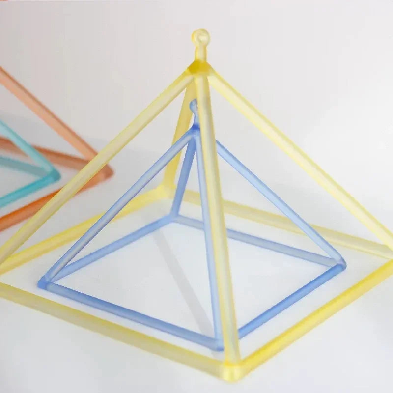 STAR LINKUP 8 Inch Color Clear Quartz Crystal Singing Pyramid for Meditation and Sound Healing with Free Mallet