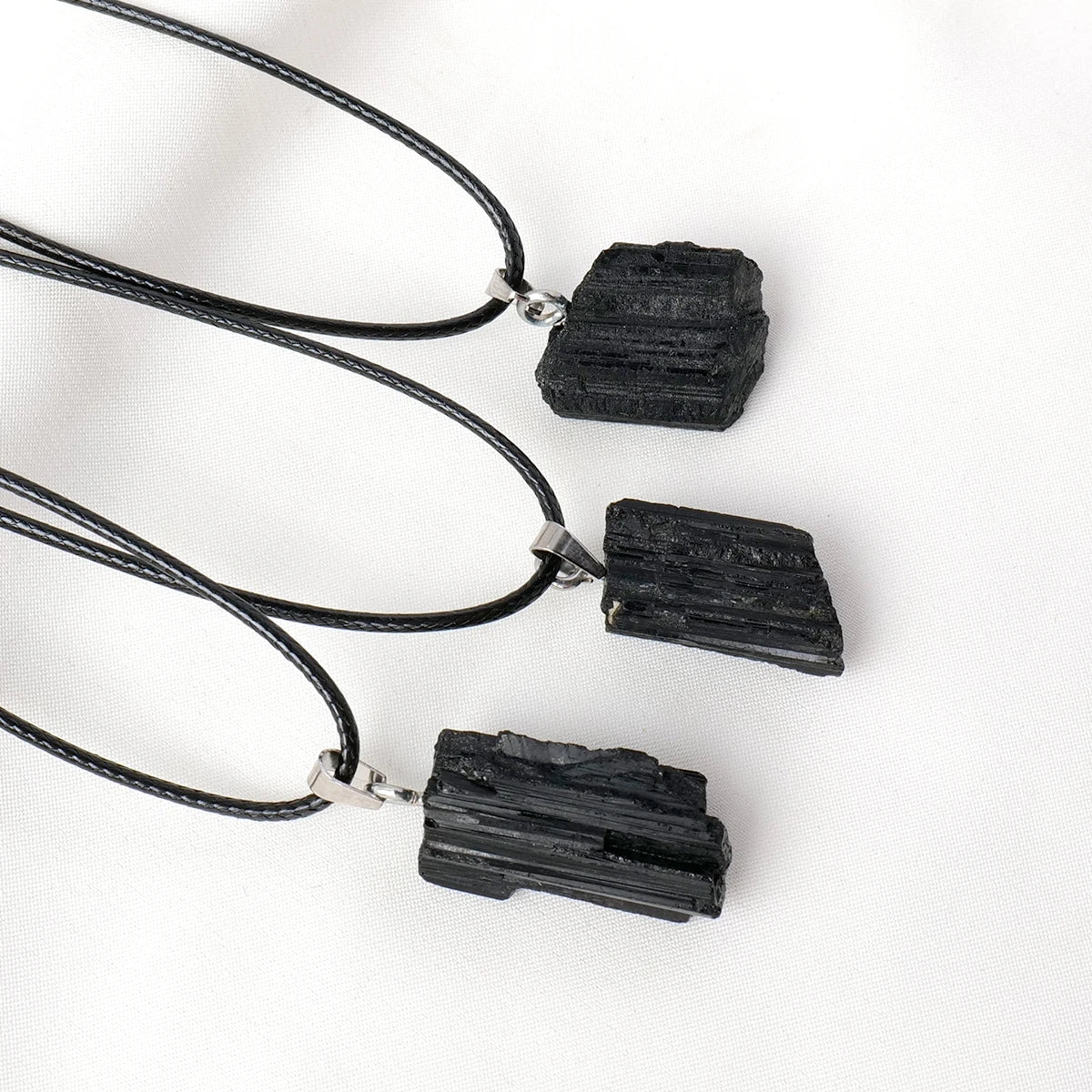 1PC Natural Crystal Black Tourmaline Raw Stone Unpolished Gem Pendant Necklace Quartz Jewelry For Man Gifts