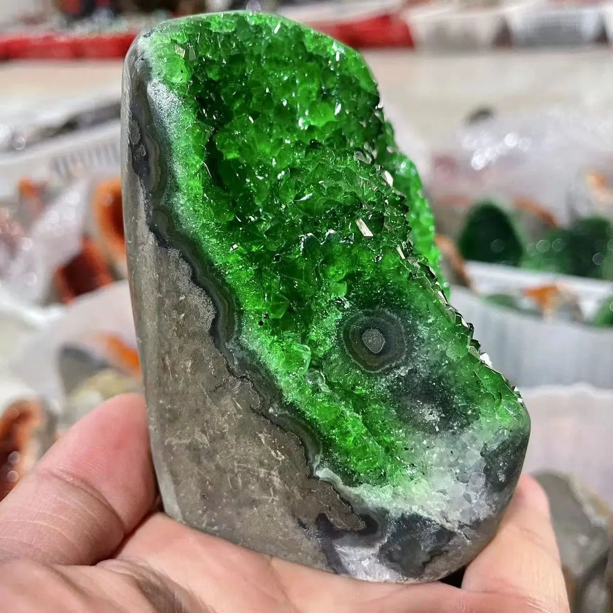 Green Crystal Cluster Geode Point Wand -  Mystical Gemstone for Office Decoration and Gift Giving， crystal stone