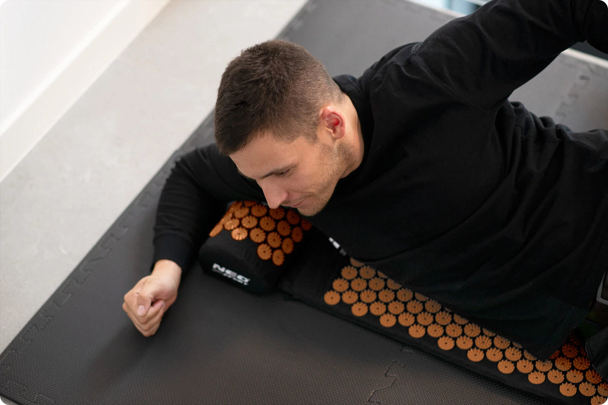 NEO-SPORT Akupressurmatt<wbr/>e Akupressur Matte Nadelmatte Massagematte Akupunktur