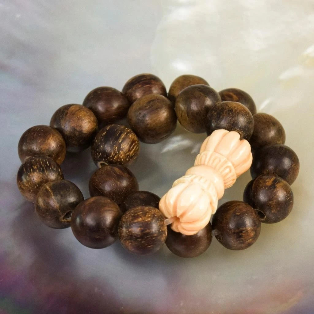 Natural Oud Gaharu Wood 6.5" Bracelet Carved Apricot Shell Vajra Prayer Bead 11g