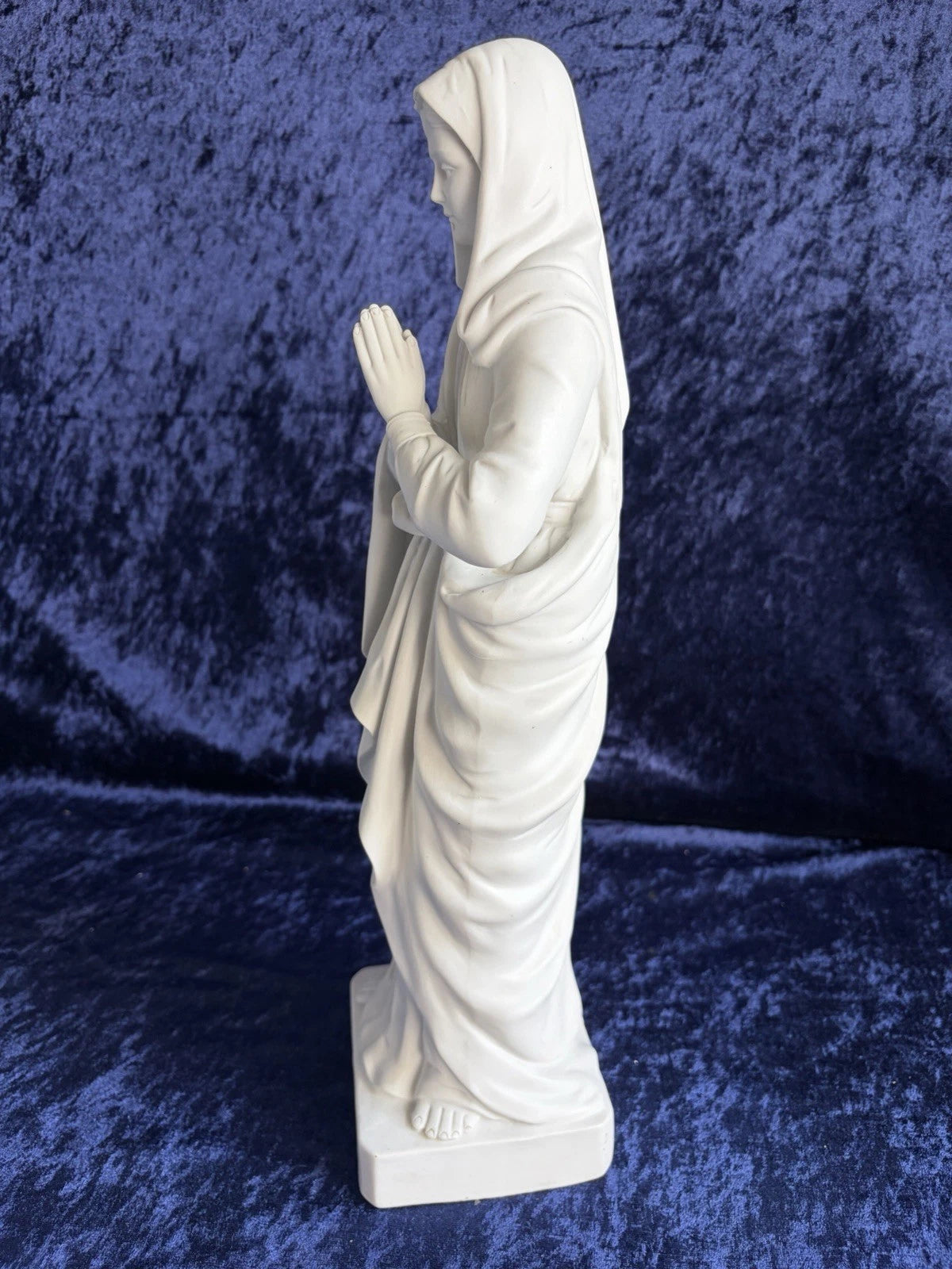 Altarfigur Heilige Maria – Weißes Biskuitporzell<wbr/>an (43 cm)