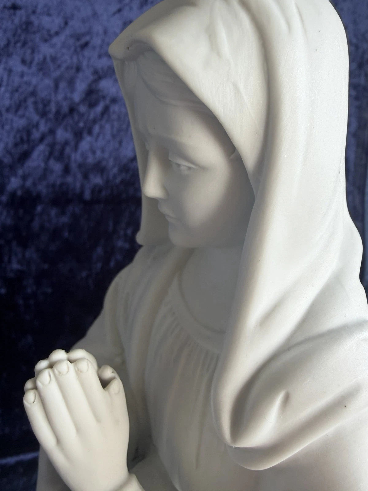 Altarfigur Heilige Maria – Weißes Biskuitporzell<wbr/>an (43 cm)