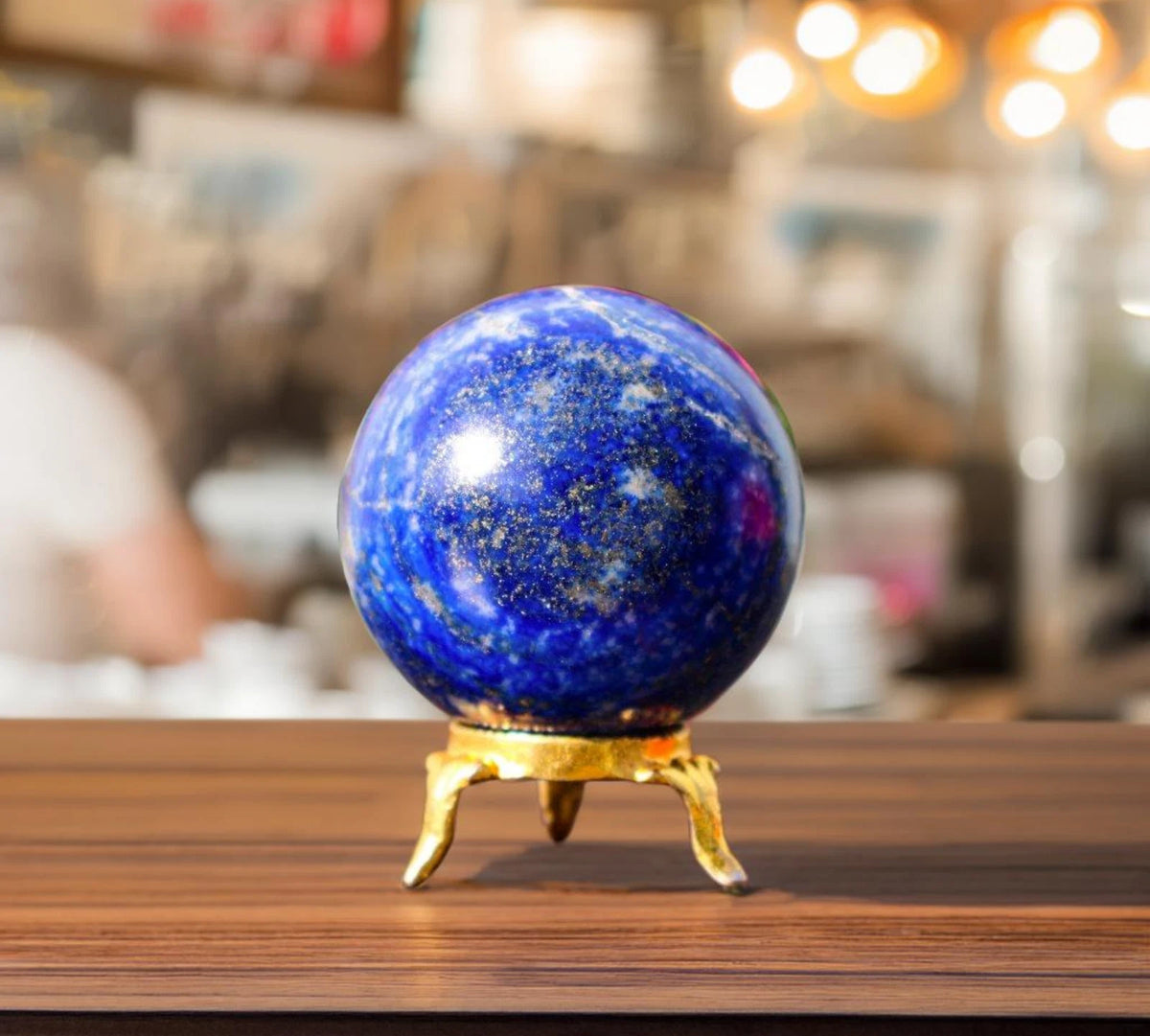 Blaue Lapislazuli Kristallkugel 5CM Metaphysischer Kraftstein zur Aura Reinigung