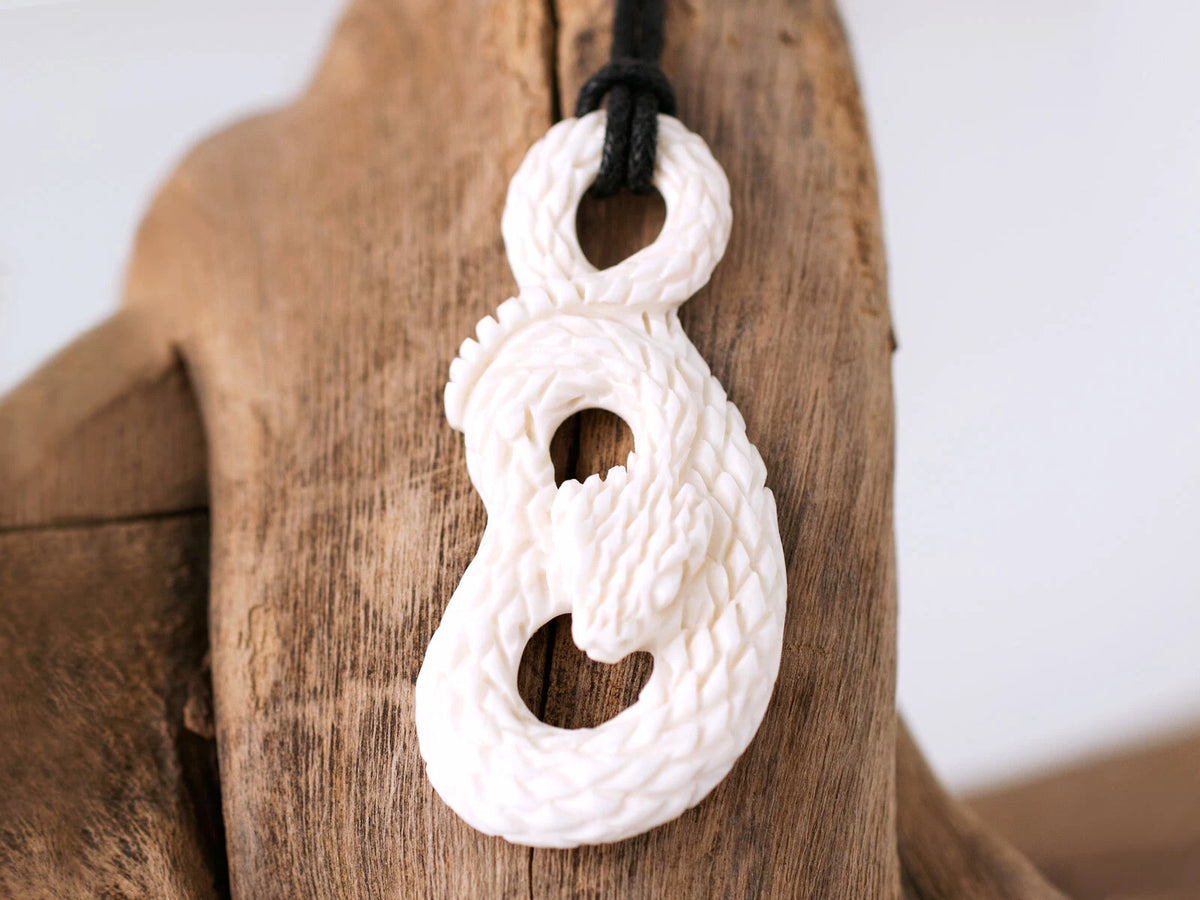 Schlange Anhänger aus Knochen Kettenanhänger Talisman Amulett Natur Schmuck